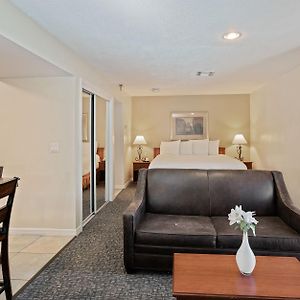 Queen Studio Suite